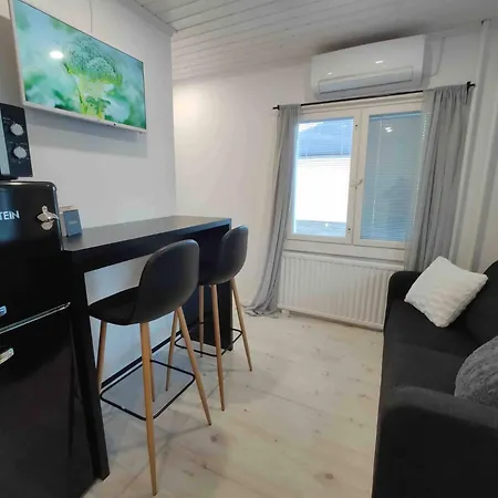 Upea Moderni Pieni Yksioe Rauhallisella Sijainnilla - Itsepalvelukirjautuminen - Self Check-in Apartment Vaasa